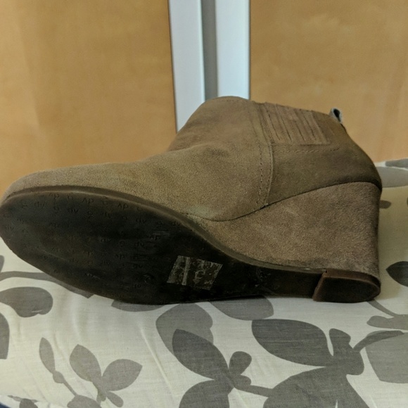 Dolce Vita Boots - Picture 3 of 4